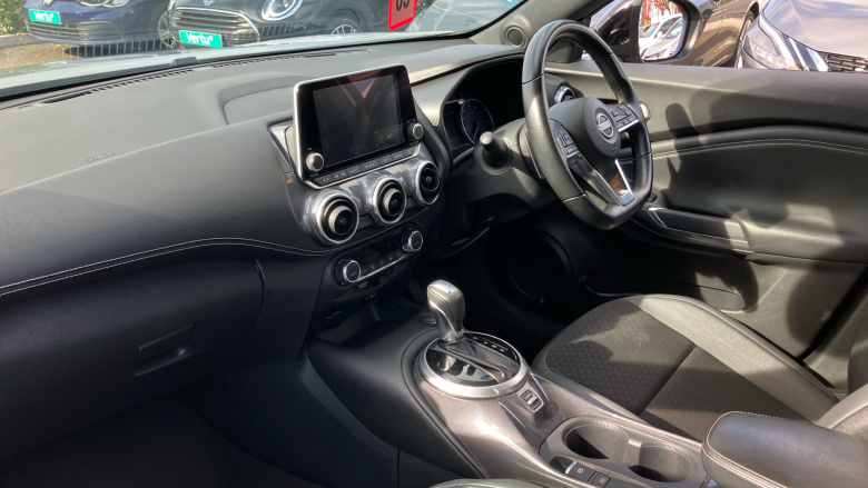 Nissan Juke 1.0 DiG-T 114 N-Connecta 5dr DCT Petrol Hatchback